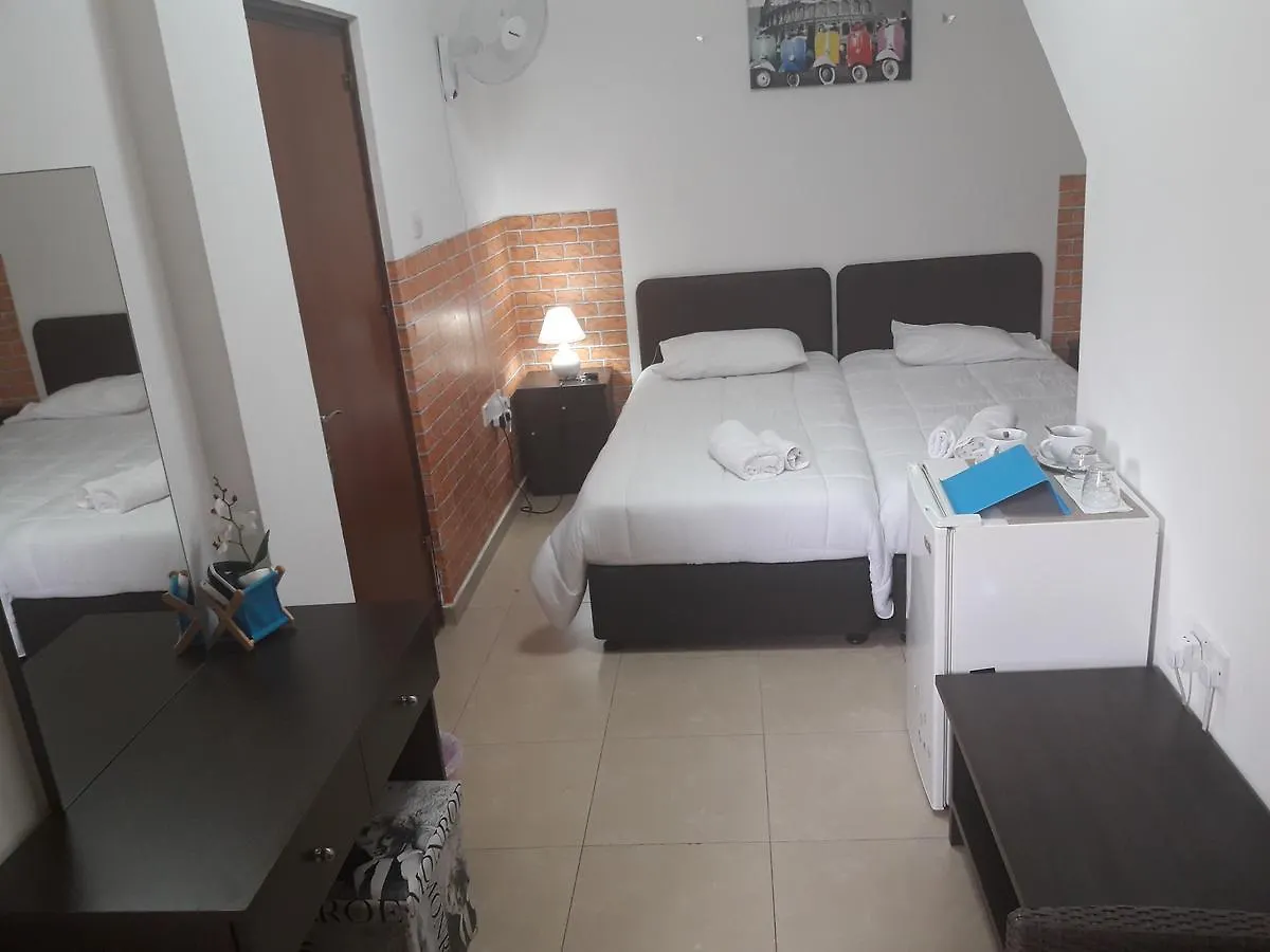Marina'S Rooms Xrisopolitissa Larnaca Cypr