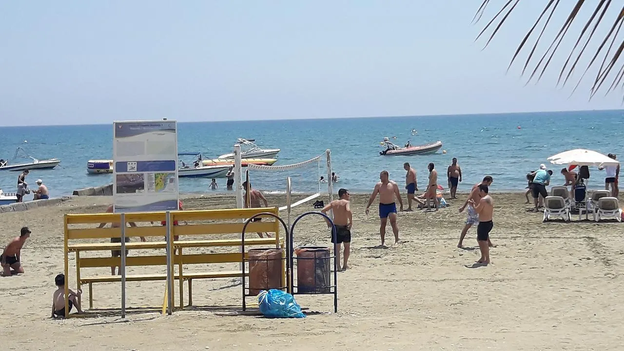 Marina'S Rooms Xrisopolitissa Larnaca Kwatera prywatna